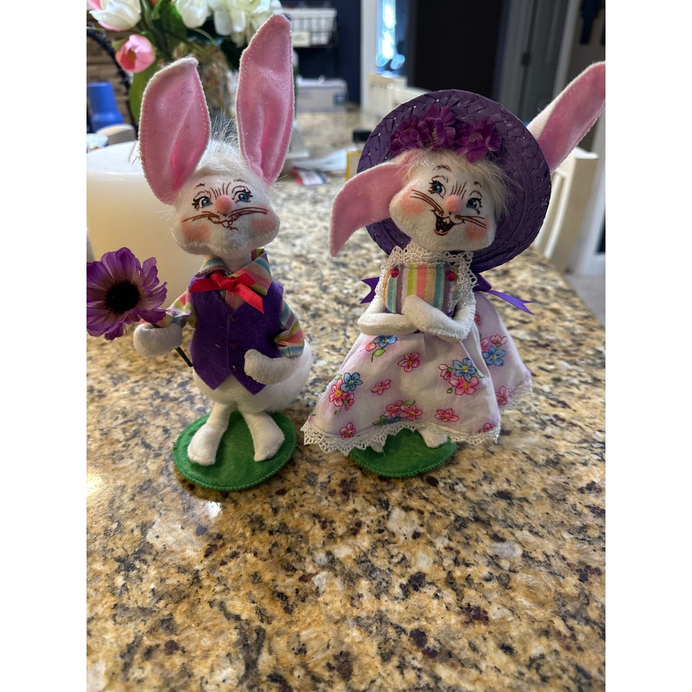 Annalee 2009 Easter Bunny Dolls Pair Purple Floral‎ Outfits Felt Figurines 6in